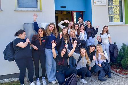 Dijakinje 1. v na obisku v Vrtcu Ljutomer