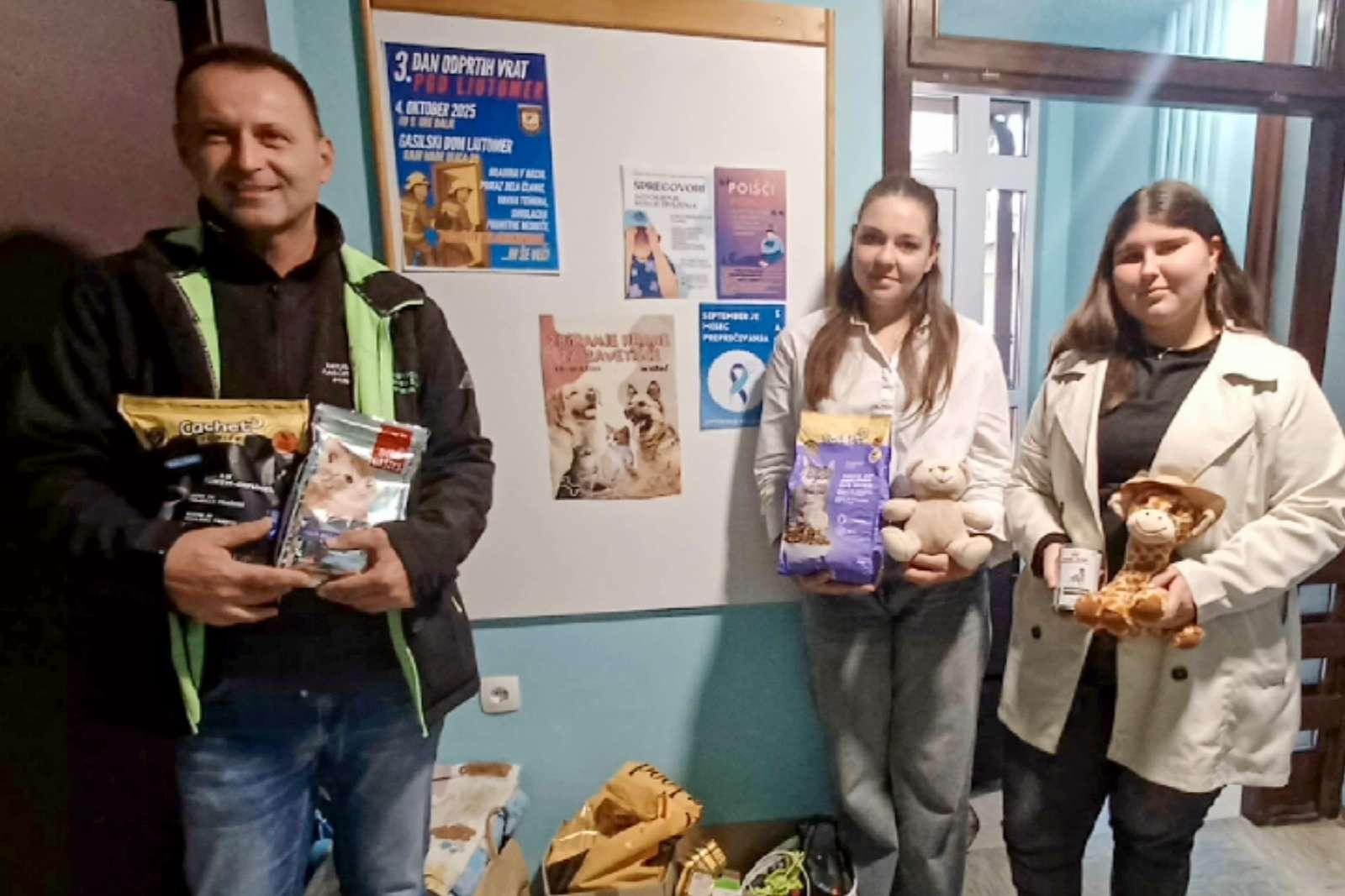 Akcija zbiranja hrane in igrač za živali