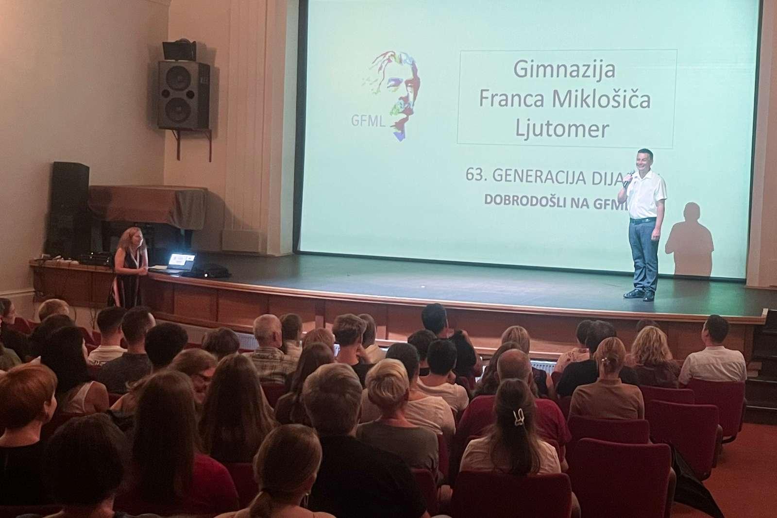 Prvi roditeljski sestanek za dijake 1. letnika in njihove starše