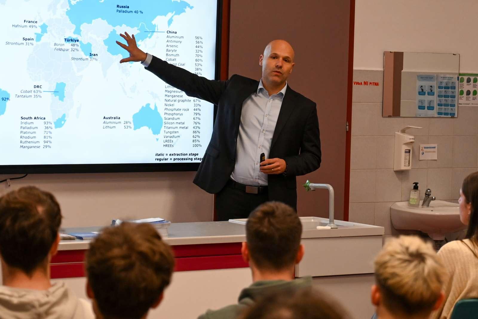 Strojništvo v teoriji in praksi – inovacije za gospodarski napredek